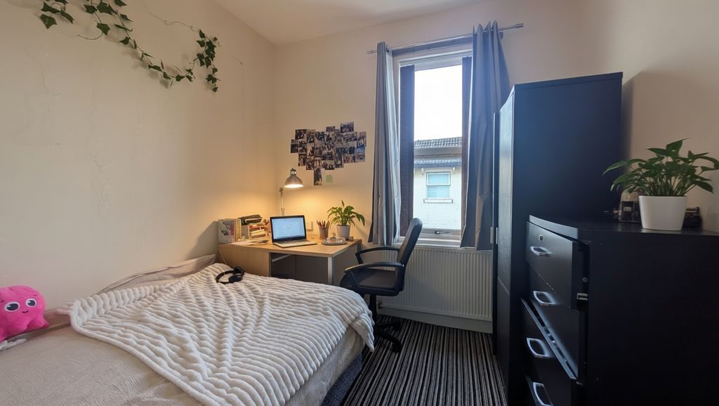 Property photo 1 of 6 Photo 8