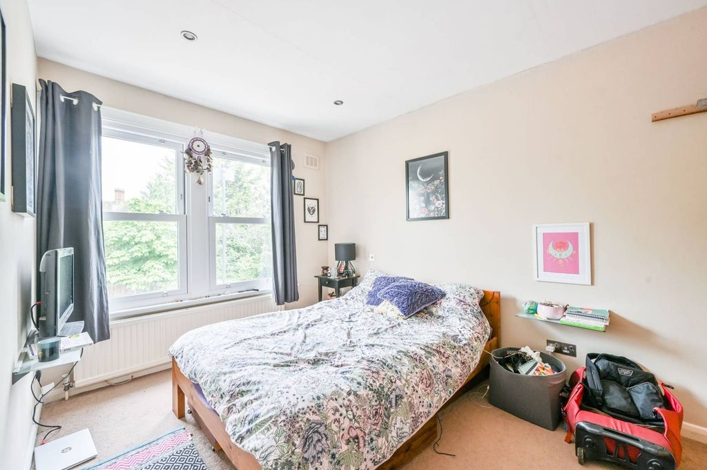 Property photo 3 of 8