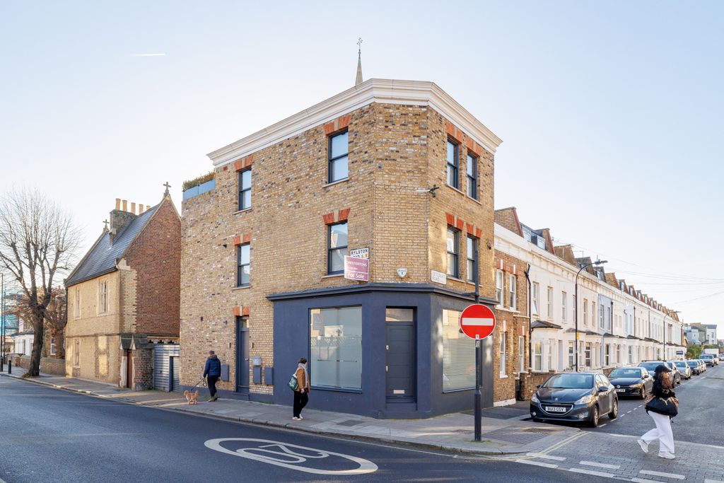 Property photo 1 of 7