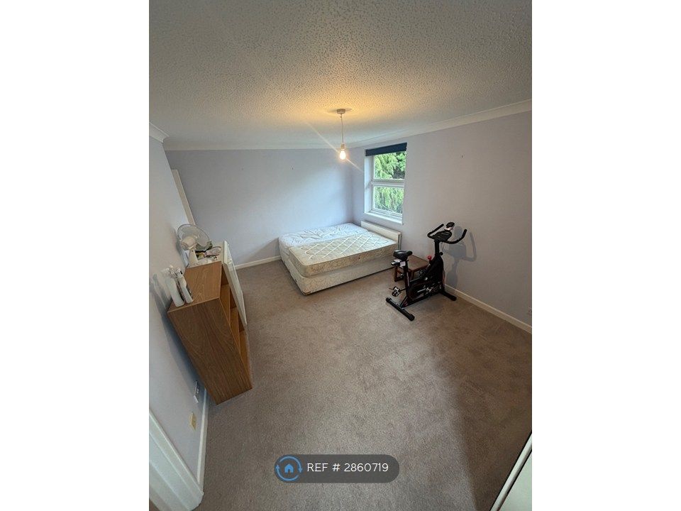 Property photo 3 of 10 Bedroom 1