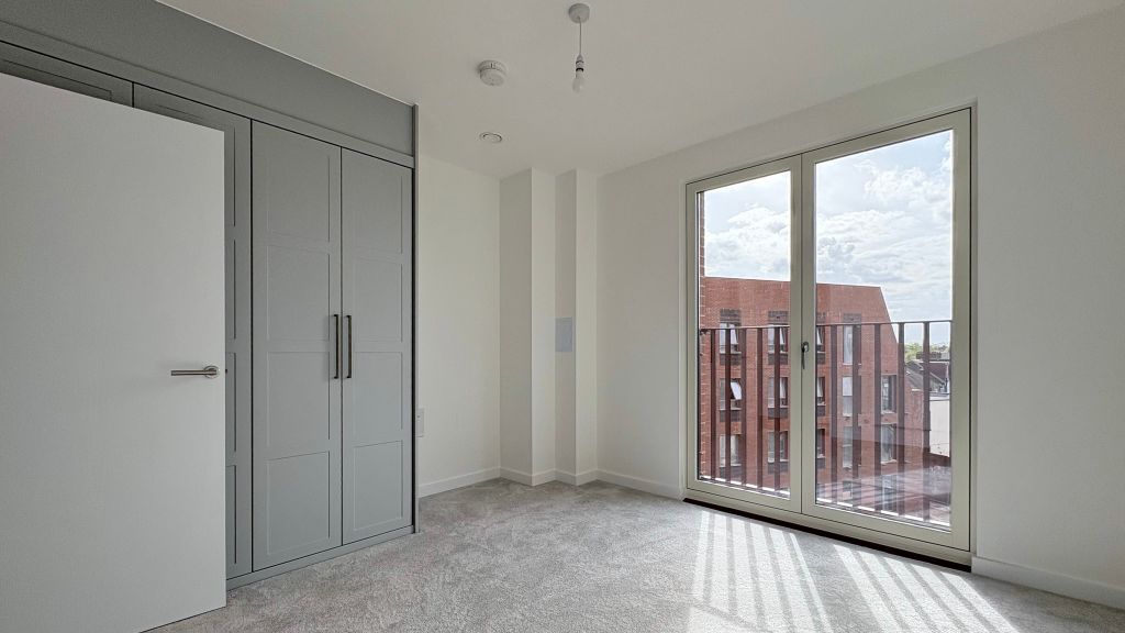 Property photo 3 of 12 Bedroom