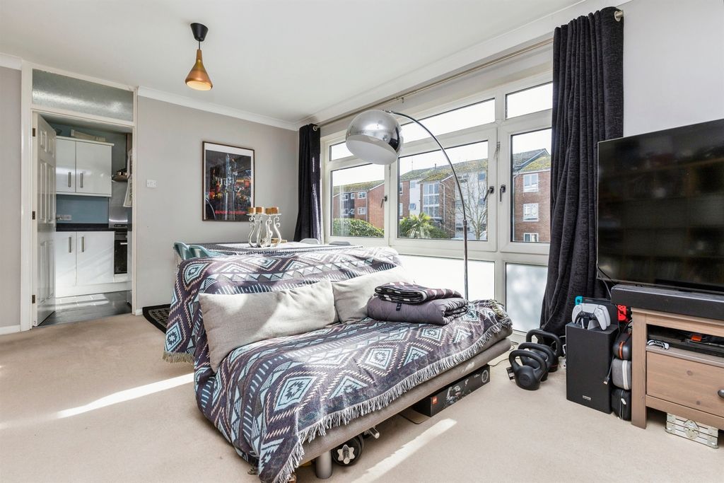 Property photo 3 of 19