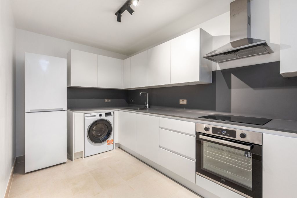 Property photo 1 of 21 Kitchen