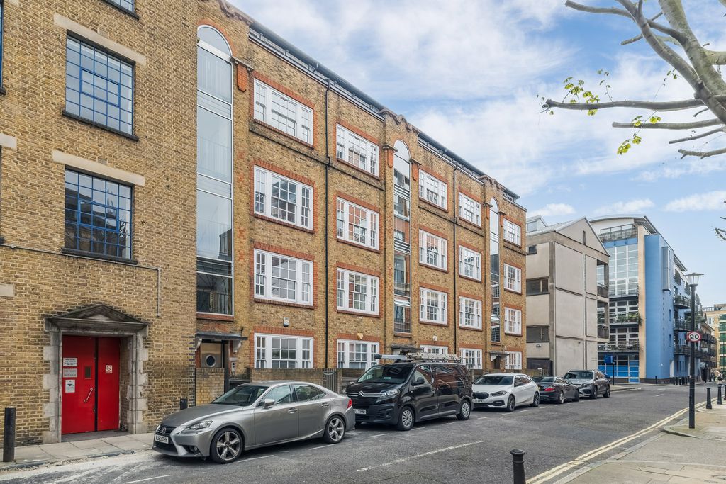 Property photo 2 of 14