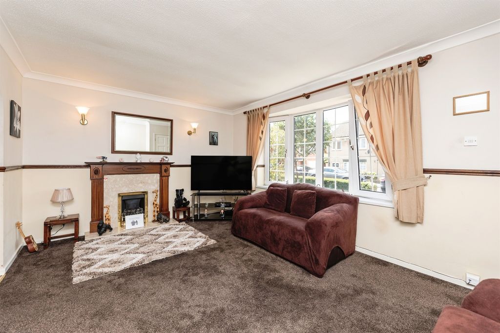 Property photo 3 of 17