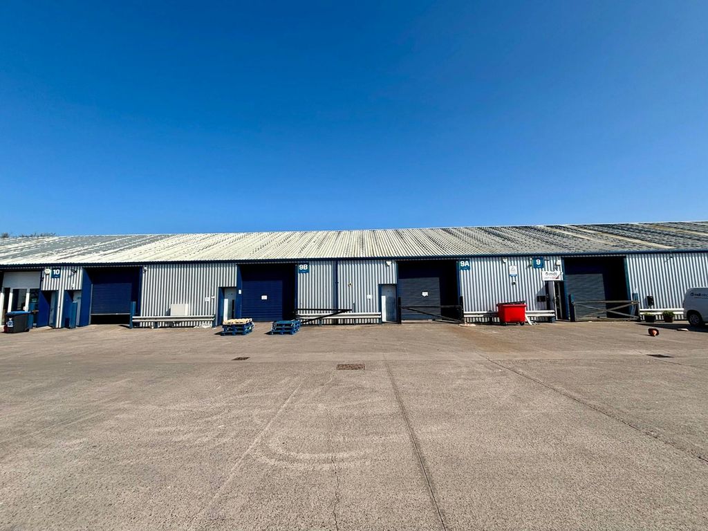 Property photo 1 of 10 9A 9B Freemans 00.Jpg