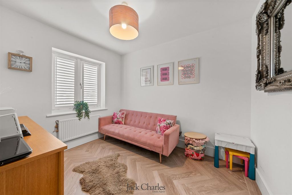 Property photo 2 of 18 19 Tully Drive 10.Jpg