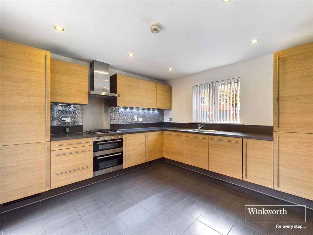 Property photo 2 of 13 Picture No. 29