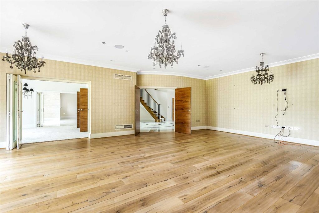 Property photo 3 of 21 Photo