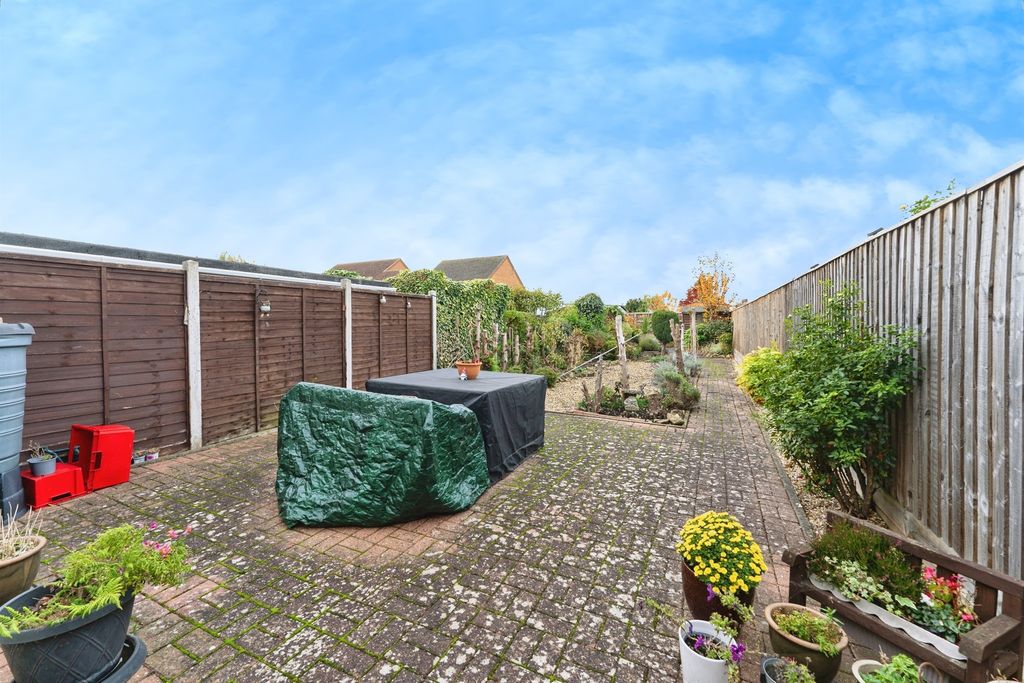 Property photo 2 of 17