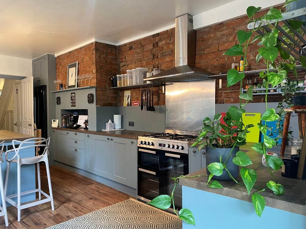 Property photo 3 of 30 Kitchen