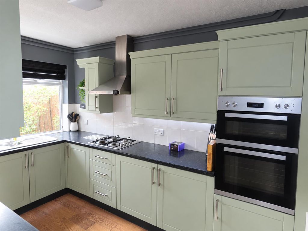 Property photo 3 of 15 Kitchen Seller.Png