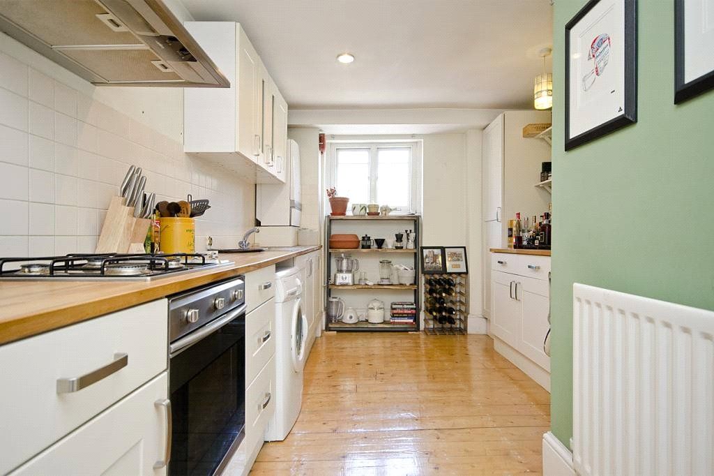 Property photo 3 of 8 Kitchen