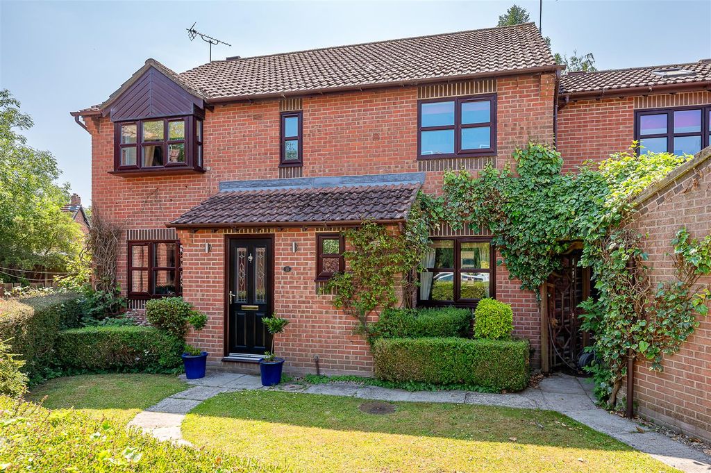 Property photo 2 of 27