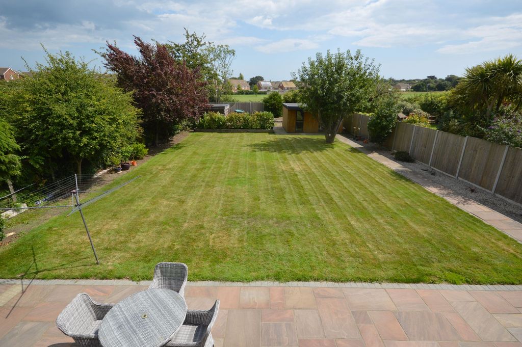 Property photo 3 of 35