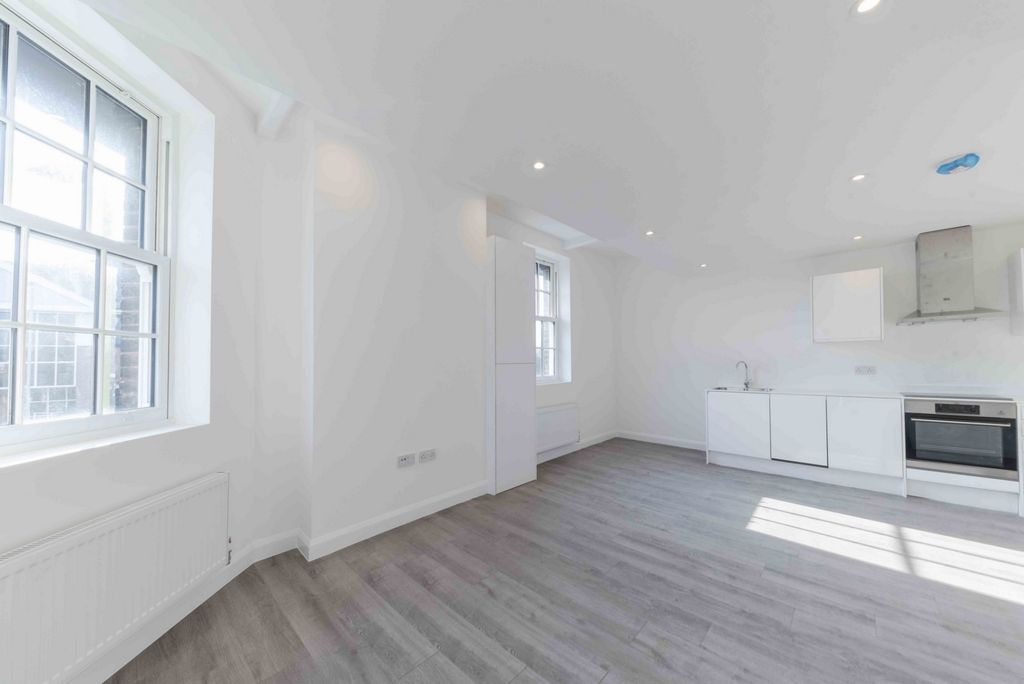 Property photo 3 of 8 Photo 3