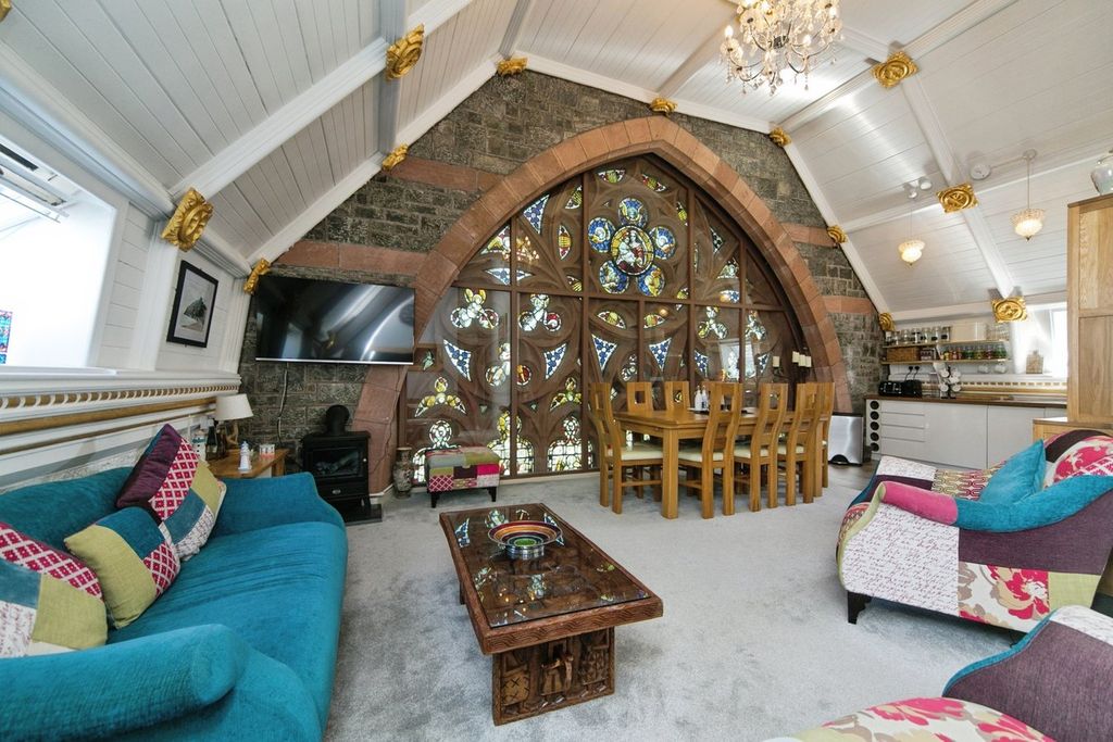 Property photo 1 of 19