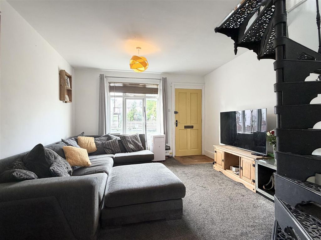 Property photo 2 of 18