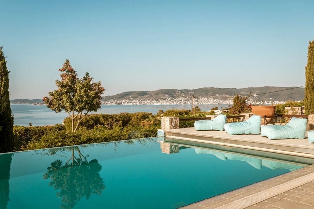 Property photo 1 of 56