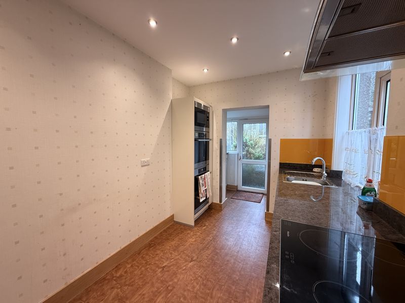 Property photo 3 of 19 Photo 6