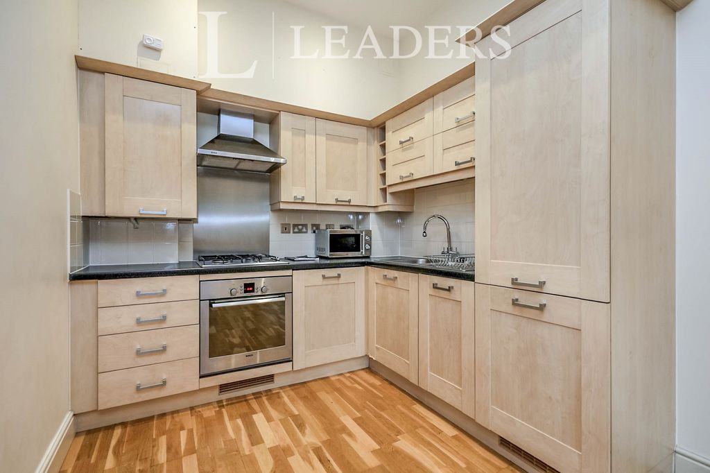 Property photo 2 of 10 Kitchen