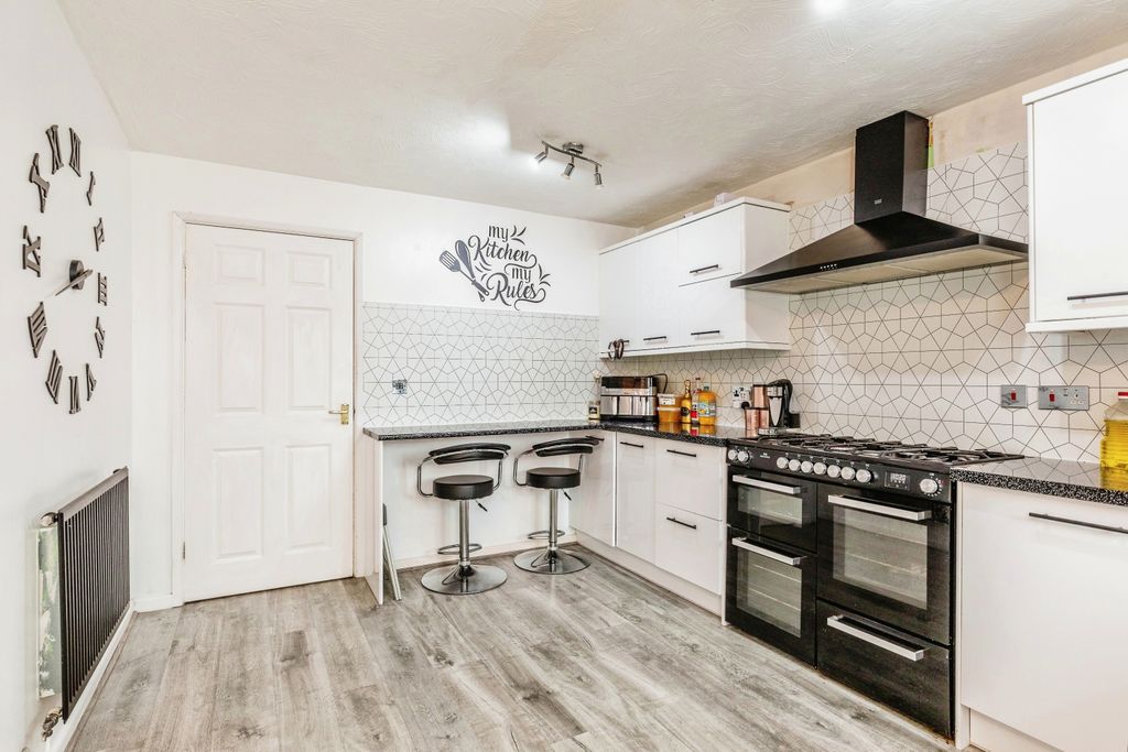 Property photo 3 of 14 Kitchen/Diner