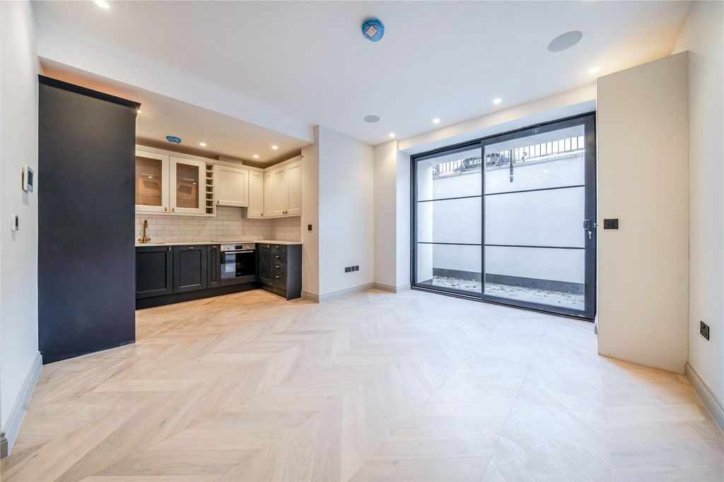 Property photo 3 of 17 Picture No. 16