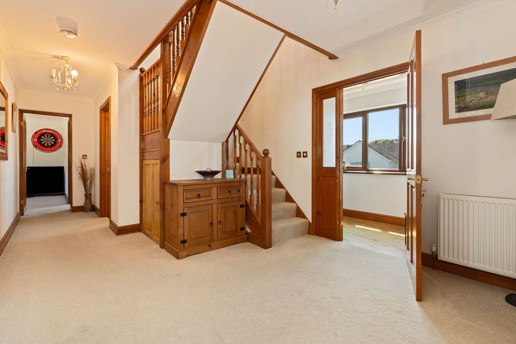 Property photo 3 of 30