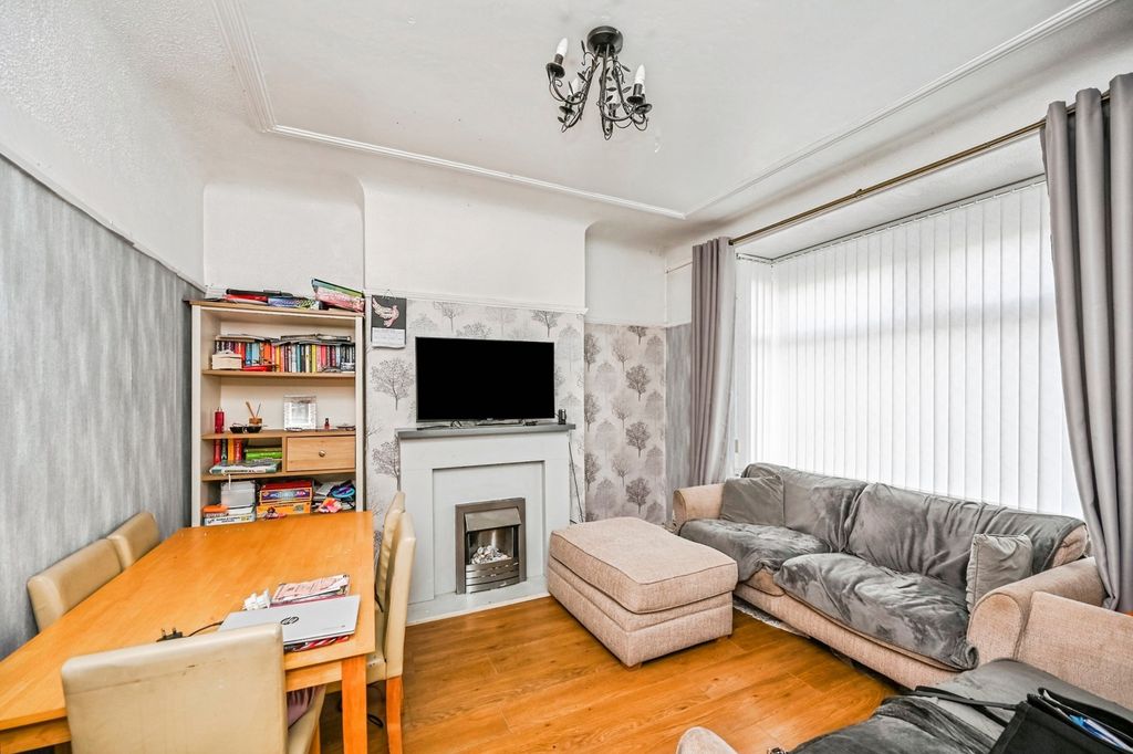 Property photo 2 of 16 Photo