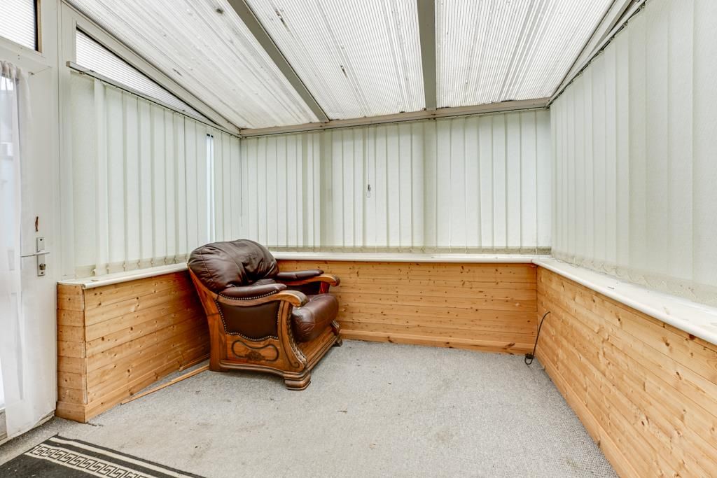 Property photo 3 of 27 15 Splisby Close, Corby-19.Jpg