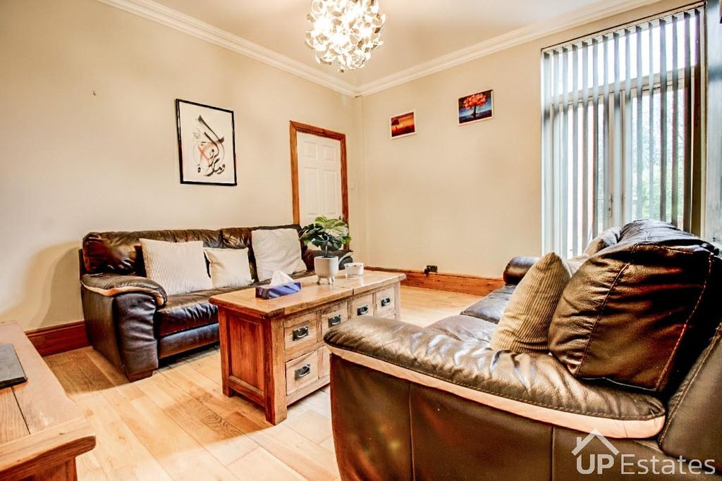 Property photo 2 of 18