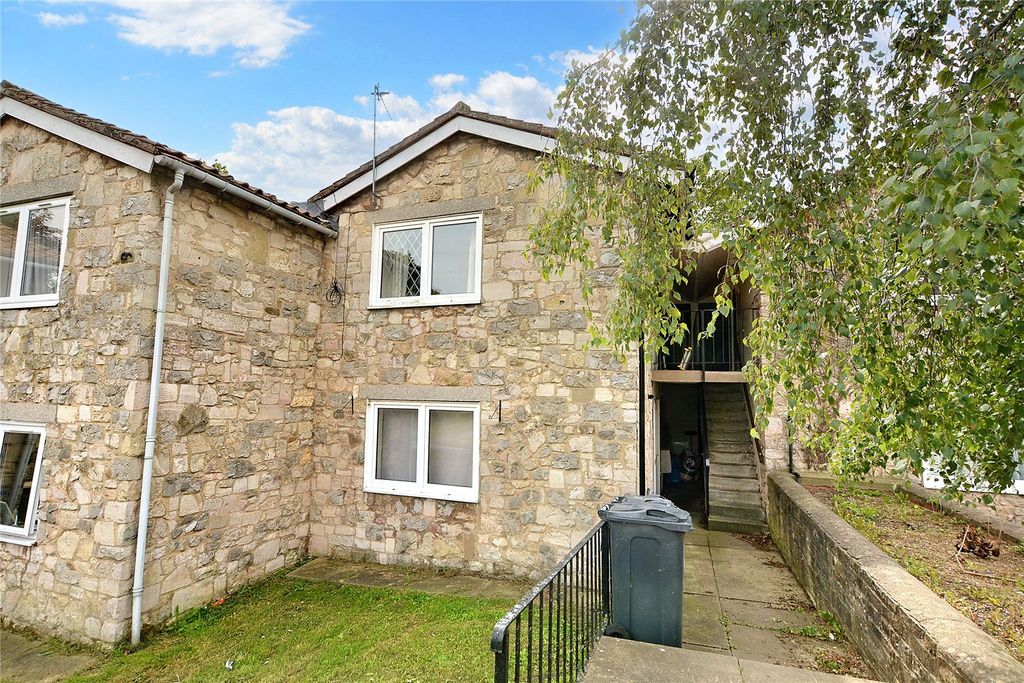 Property photo 1 of 8 Picture No. 12