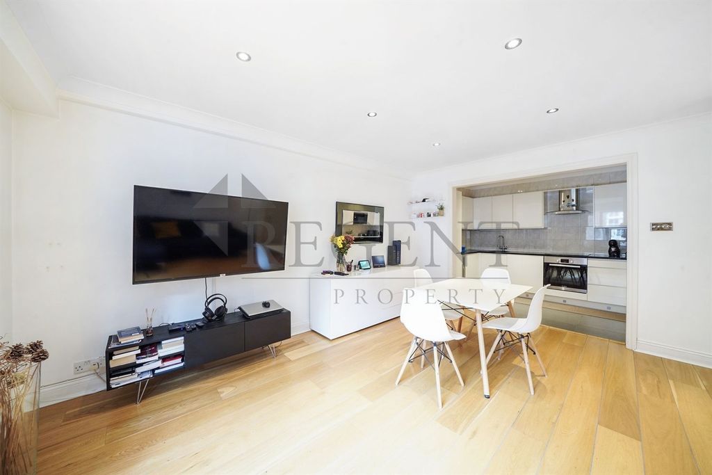 Property photo 3 of 17 Open Plan