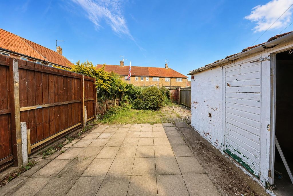 Property photo 3 of 18