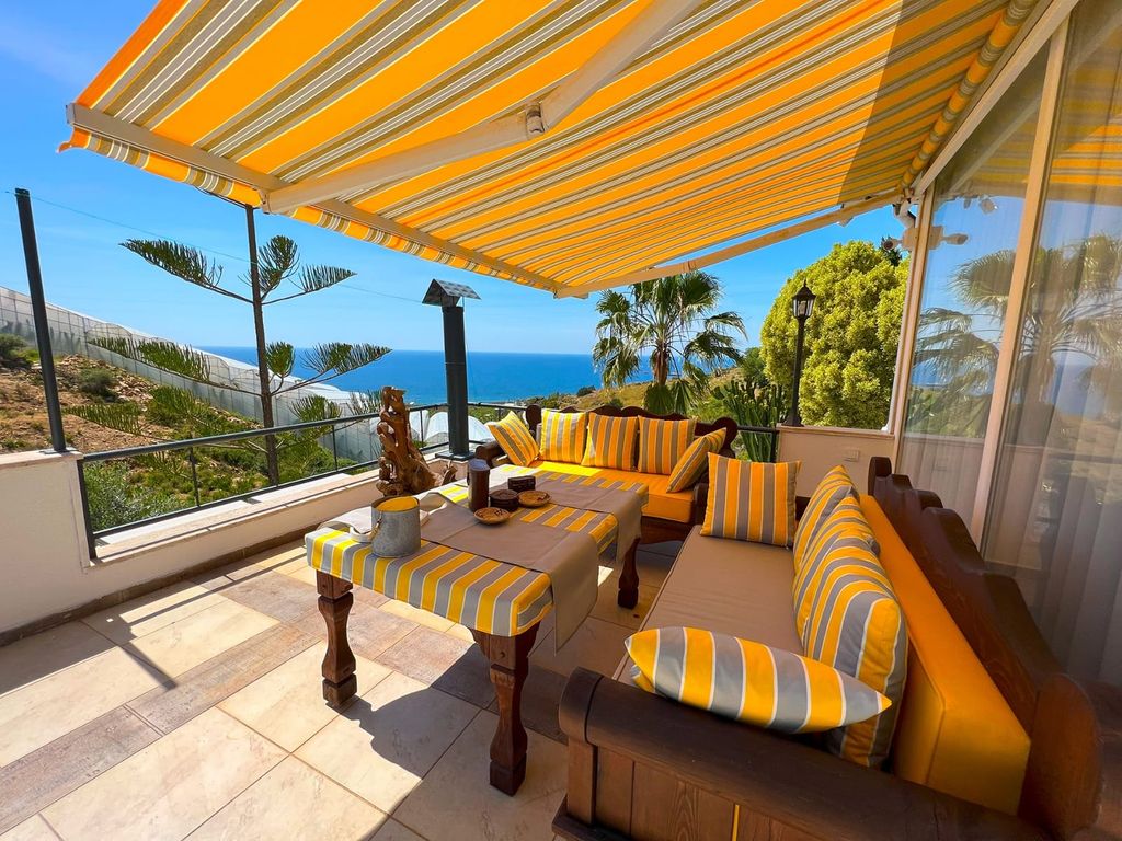 Property photo 1 of 44