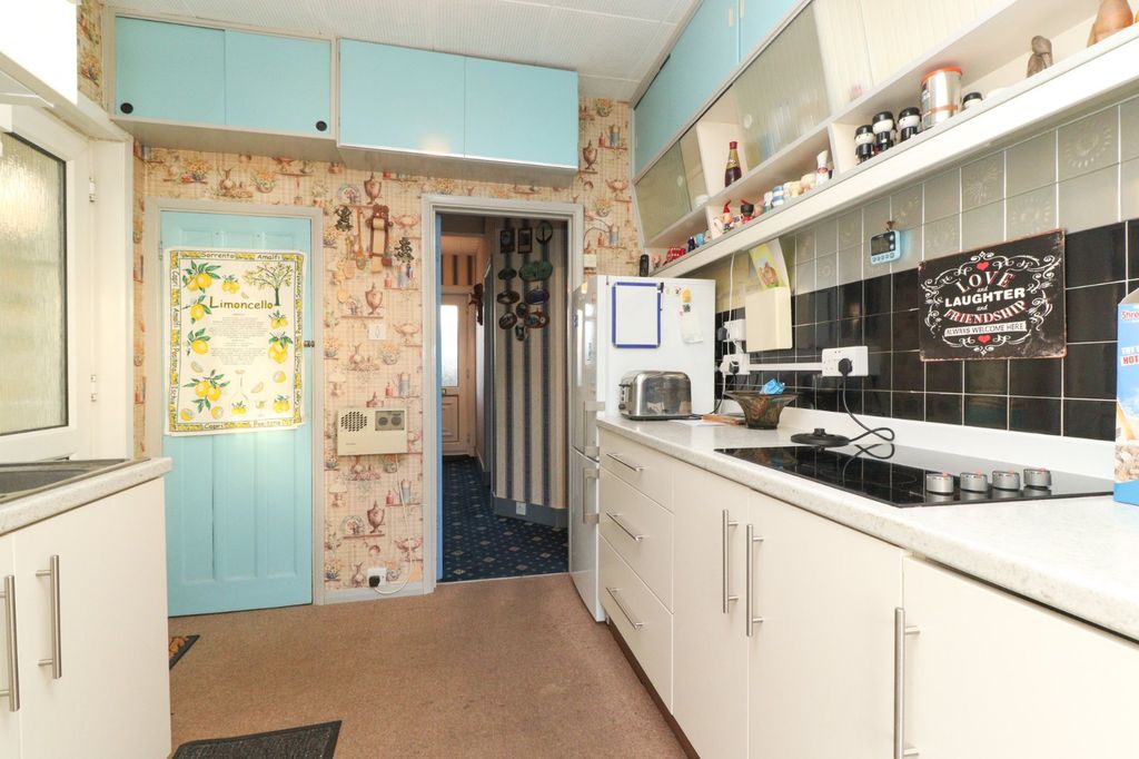 Property photo 2 of 16 Picture 2