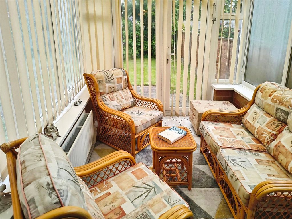 Property photo 3 of 14 Conservatory