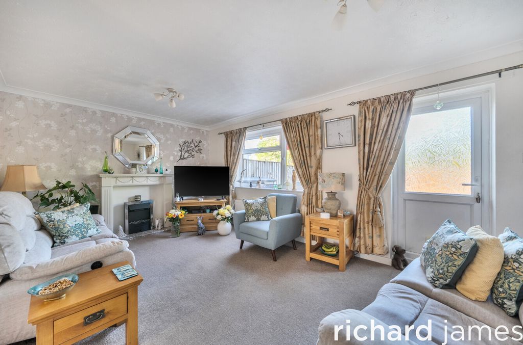 Property photo 2 of 12 Ceaa3Eea9E31452094Ad6F834Fda50E4