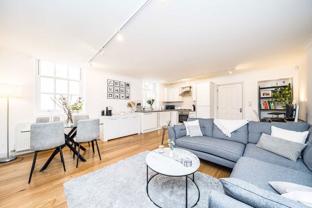 Property photo 2 of 5