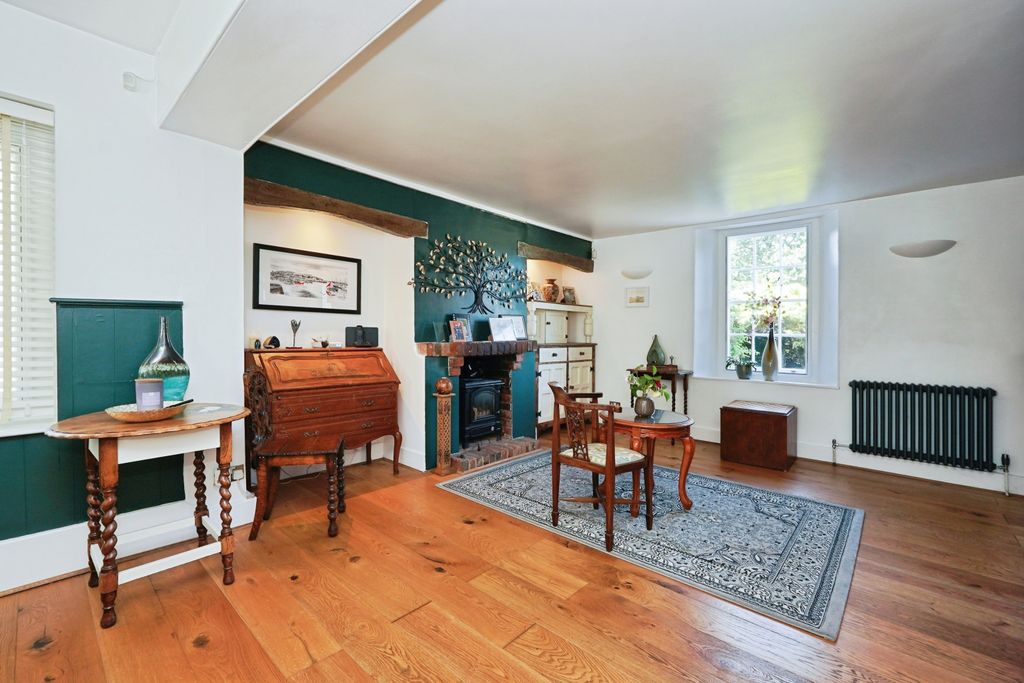 Property photo 1 of 40 Open Plan5