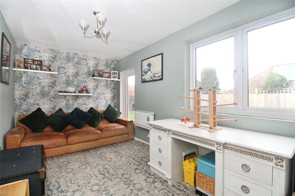 Property photo 3 of 18 Sitting/Play Room