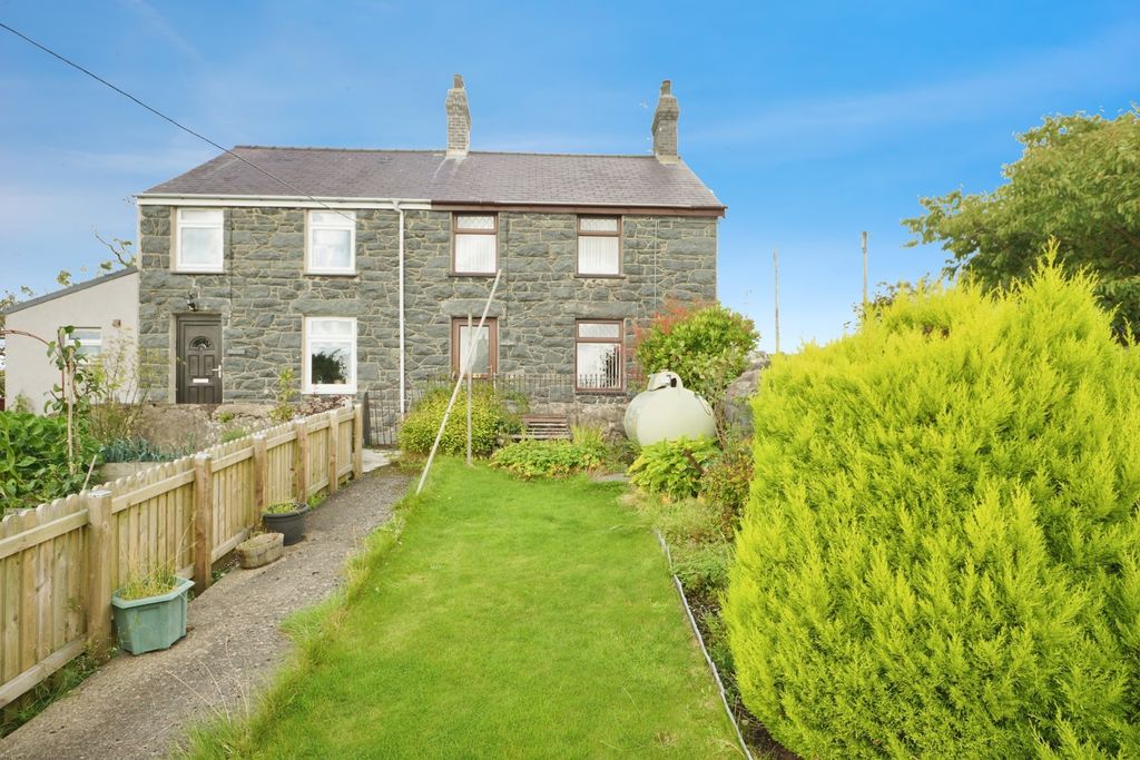 Property photo 2 of 17 Photo