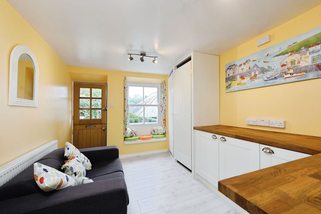 Property photo 3 of 24 Pbox-Img.Jpg