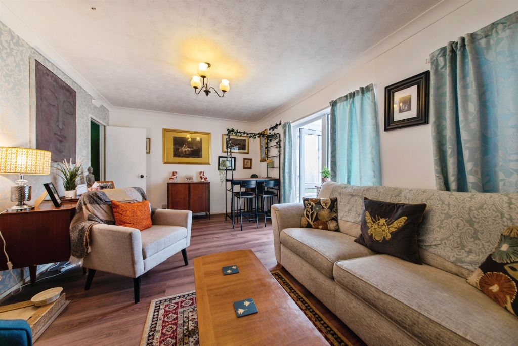 Property photo 3 of 18