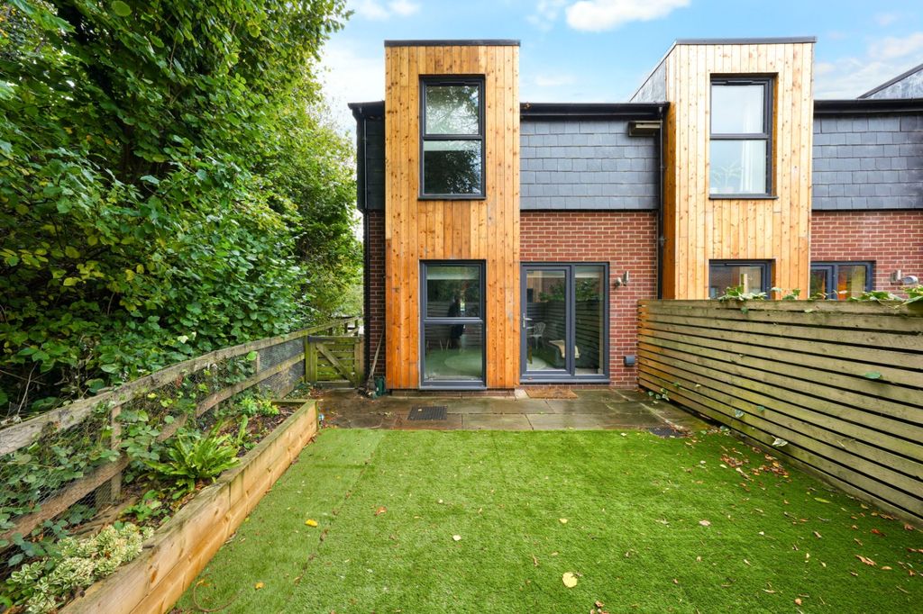 Property photo 1 of 19 Picture No. 05