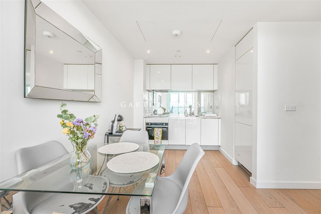 Property photo 2 of 21 Dining