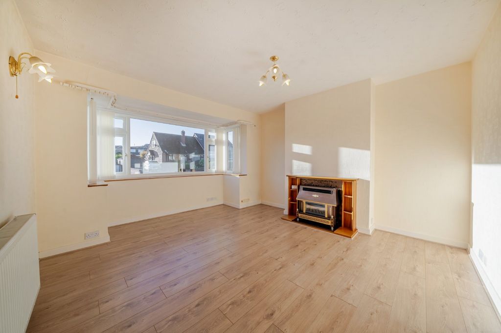 Property photo 2 of 11 Picture No. 12