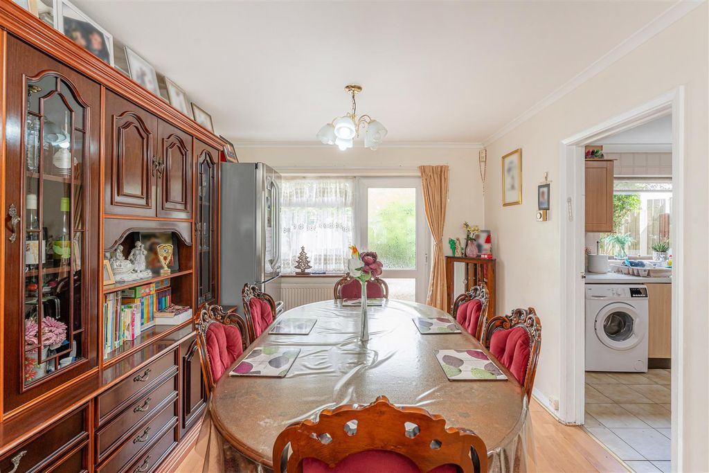 Property photo 3 of 21