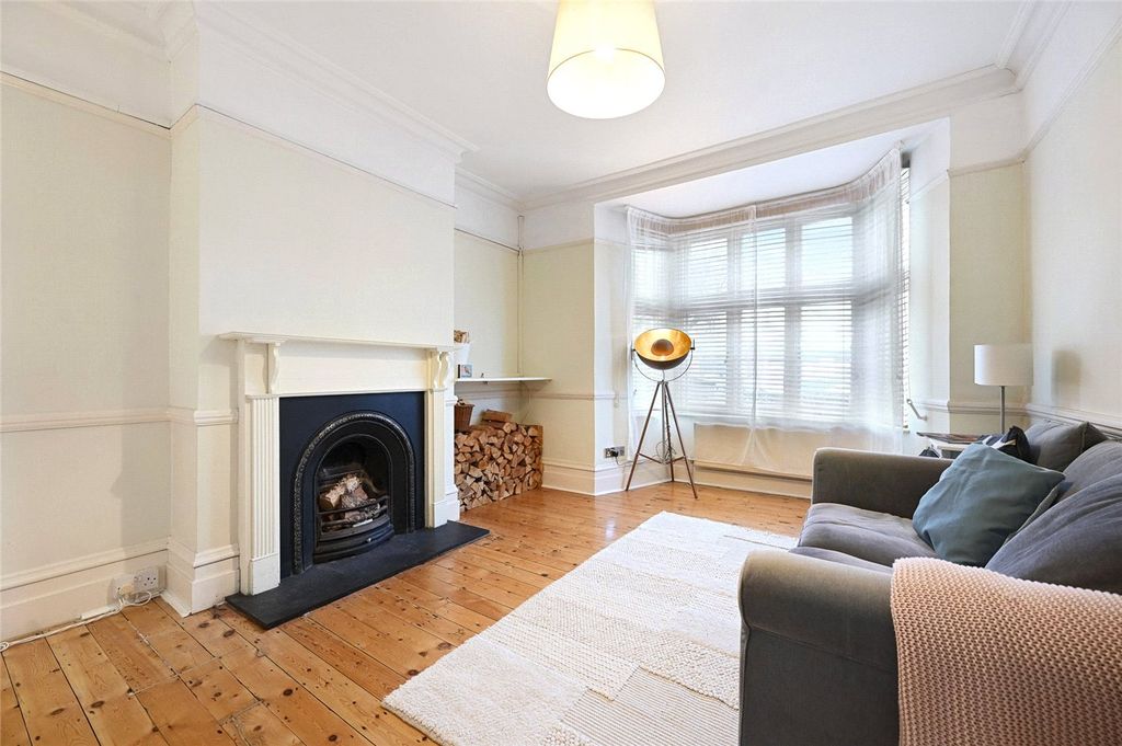 Property photo 2 of 11 Picture No. 23