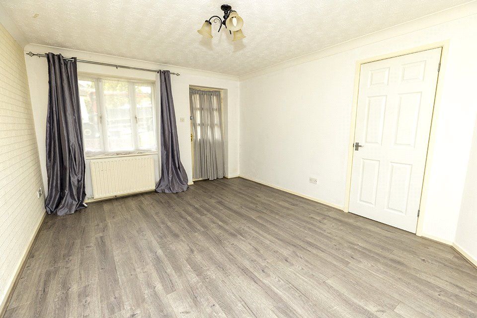 Property photo 2 of 8 Picture No. 10